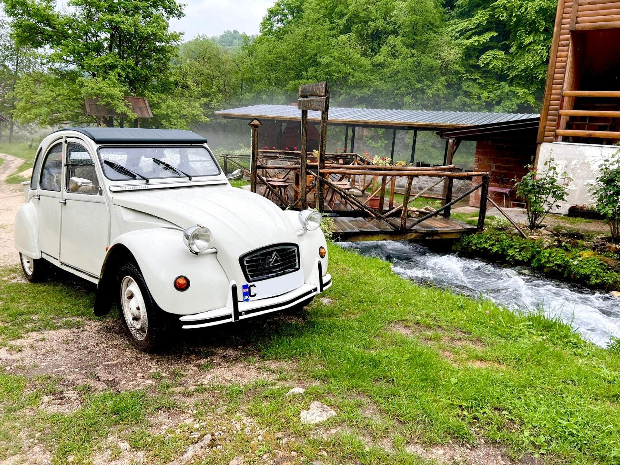 Sipovo Domacinstvo Na Kraju Svijetaゲストハウス エクステリア 写真